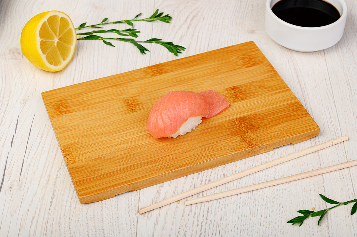 картинка Суши с лососем холодного копчения от магазина Sushi-Love